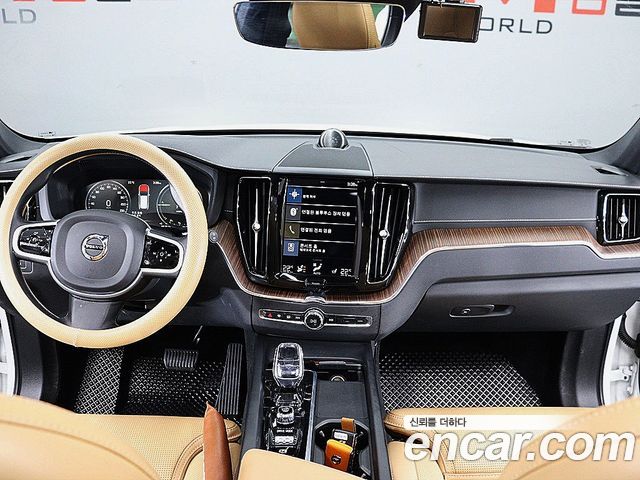 Volvo XC60 (II) T8 Inscription 2021 — фото 7