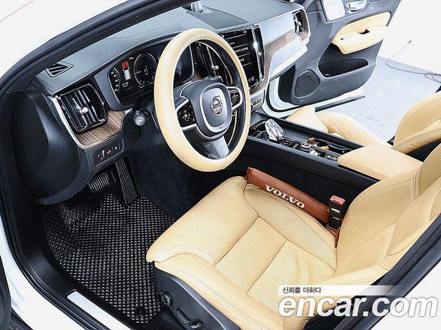 Volvo XC60 (II) T8 Inscription 2021 — фото 10