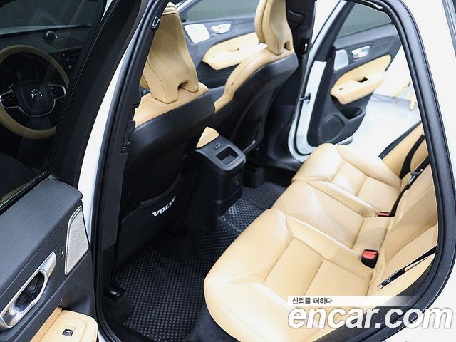 Volvo XC60 (II) T8 Inscription 2021 — фото 15