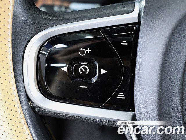 Volvo XC60 (II) T8 Inscription 2021 — фото 20