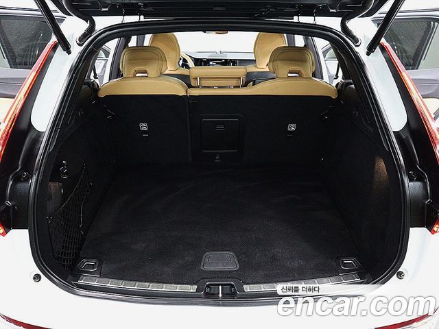 Volvo XC60 (II) T8 Inscription 2021 — фото 23