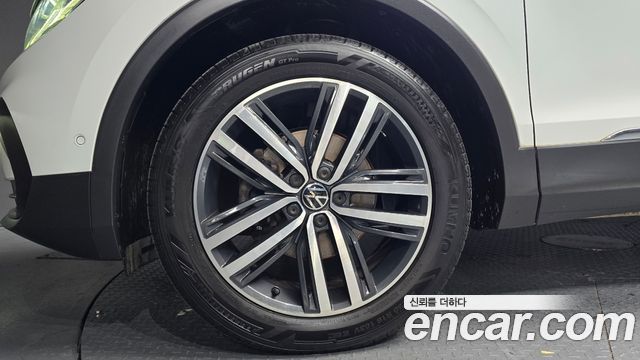 Volkswagen Tiguan (II) 2.0 TDI 4Motion Prestige 2021 — фото 5