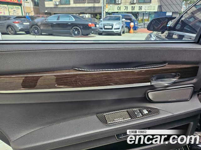 BMW 7 Series (F01) 750Li 2013 — фото 7