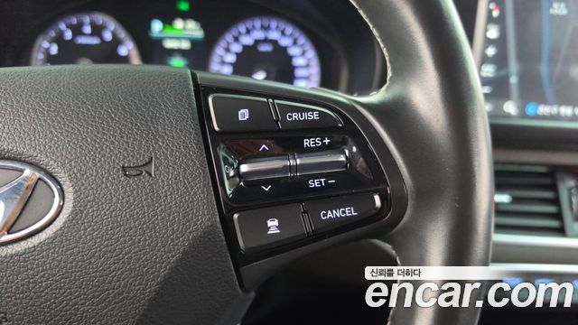 Hyundai Grandeur (IG) 3.0 Exclusive Special 2017 — фото 16