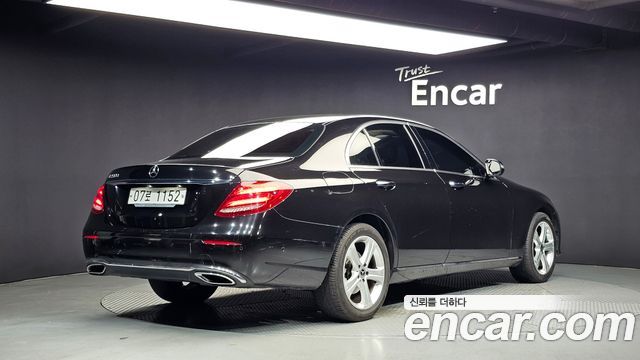 Mercedes-Benz E-Class (W213) E220d Avantgarde 2018 — фото 2