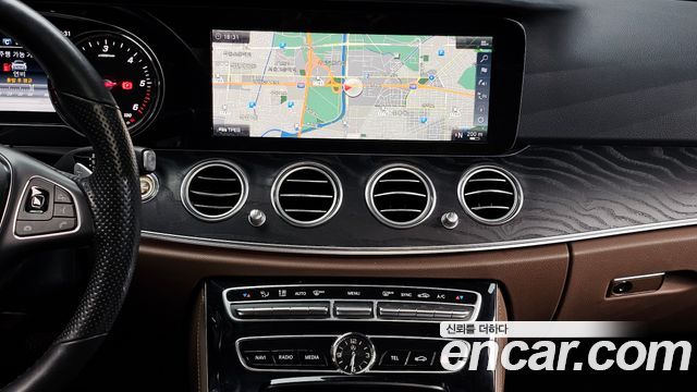 Mercedes-Benz E-Class (W213) E220d Avantgarde 2018 — фото 14