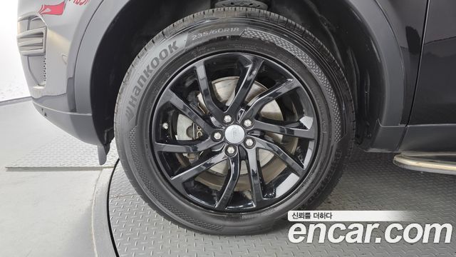 Land Rover Discovery Sport 2.0 TD4 SE 2017 — фото 5