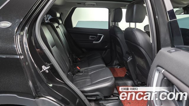 Land Rover Discovery Sport 2.0 TD4 SE 2017 — фото 12