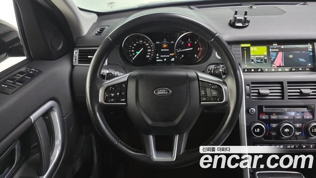 Land Rover Discovery Sport 2.0 TD4 SE 2017 — фото 13