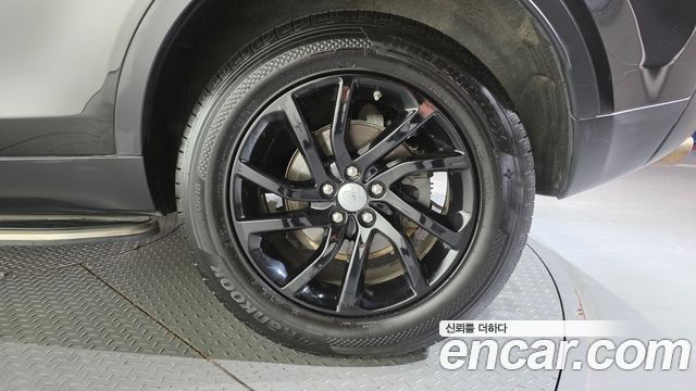 Land Rover Discovery Sport 2.0 TD4 SE 2017 — фото 21