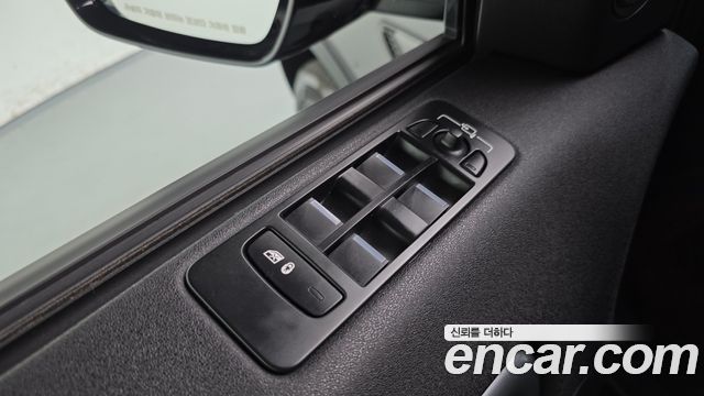 Land Rover Discovery Sport 2.0 TD4 SE 2017 — фото 33