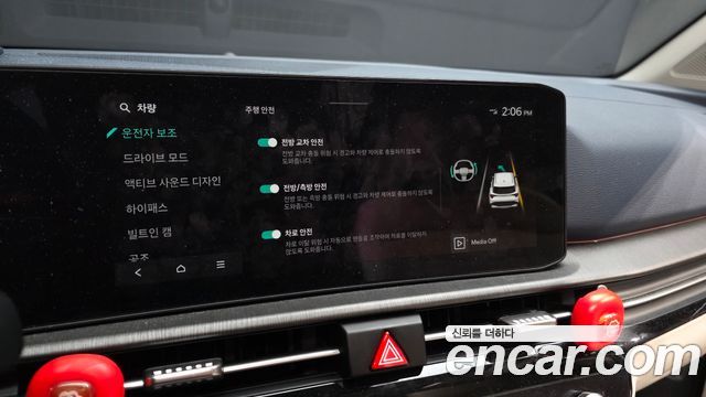 Kia Sportage (V) Gasoline 1.6 Turbo 2WD Signature 2025 — фото 17