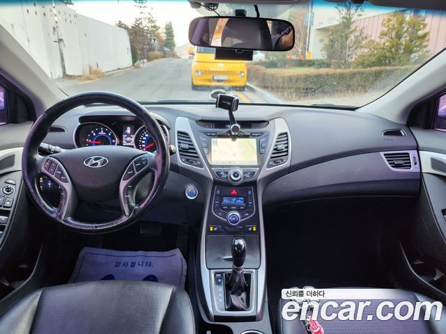 Hyundai Avante 1.6 VGT Modern Standard 2015 — фото 8