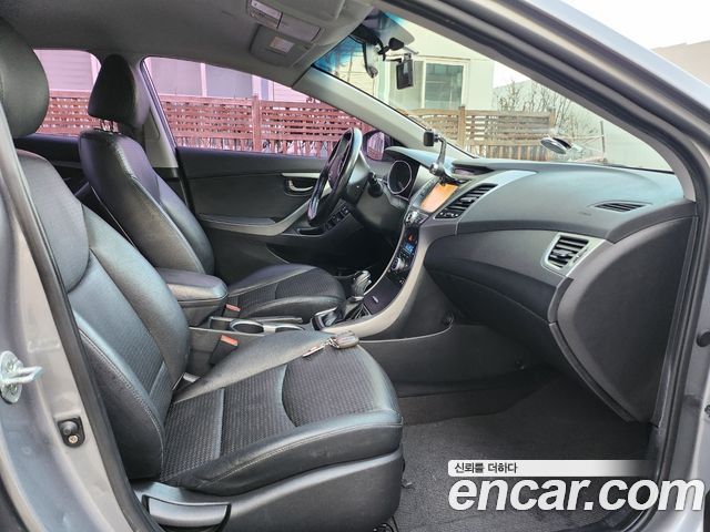 Hyundai Avante 1.6 VGT Modern Standard 2015 — фото 15
