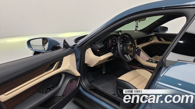 Porsche Taycan GTS 2025 — фото 10