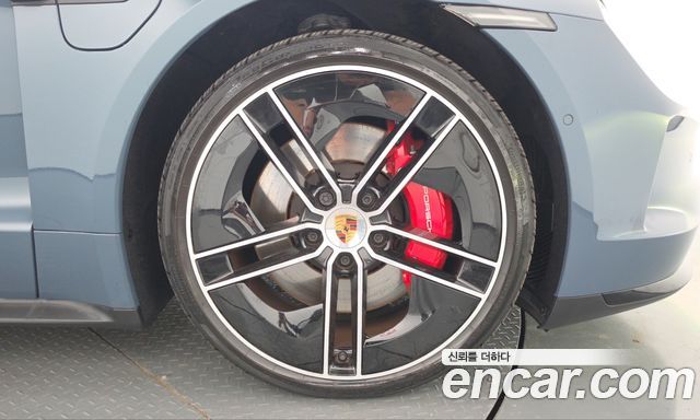 Porsche Taycan GTS 2025 — фото 27
