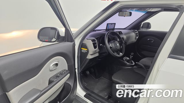Kia Soul 1.6 GDi Luxury 2016 — фото 10