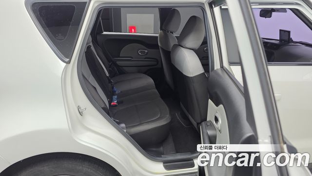 Kia Soul 1.6 GDi Luxury 2016 — фото 12