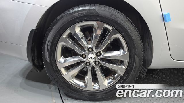 Kia Carnival 9-seater Noblesse 2016 — фото 5
