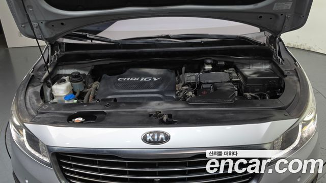 Kia Carnival 9-seater Noblesse 2016 — фото 6