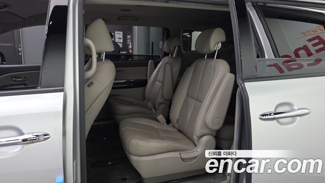 Kia Carnival 9-seater Noblesse 2016 — фото 11