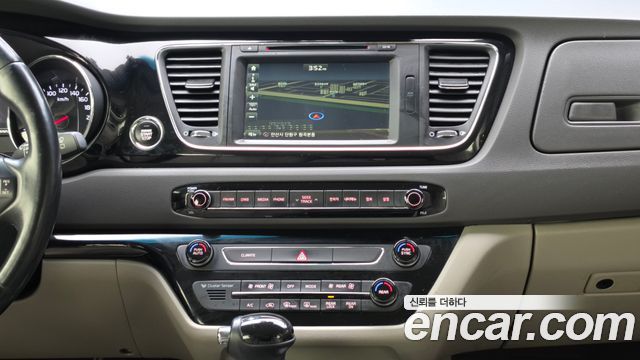 Kia Carnival 9-seater Noblesse 2016 — фото 14