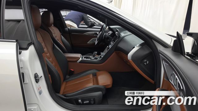BMW 8 Series (G15) M850i xDrive Gran Coupe 2023 — фото 11