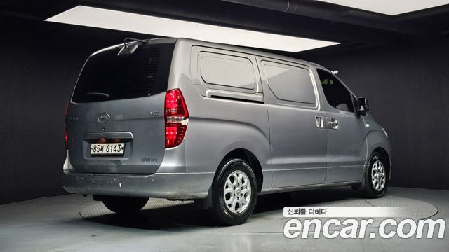 Hyundai Grand Starex 3-Seater VAN CVX Luxury 2015 — фото 2