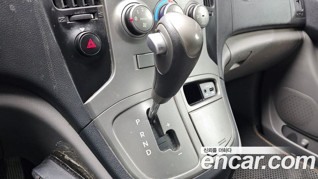 Hyundai Grand Starex 3-Seater VAN CVX Luxury 2015 — фото 9