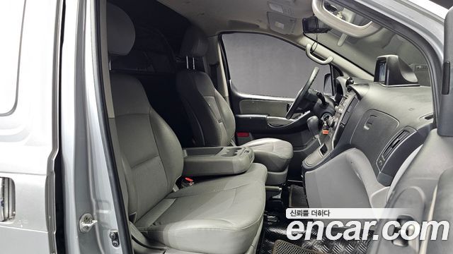 Hyundai Grand Starex 3-Seater VAN CVX Luxury 2015 — фото 11