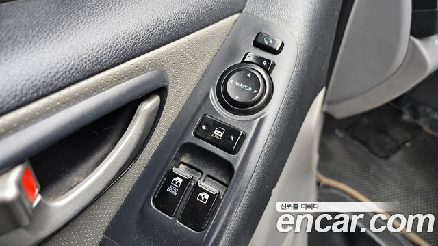 Hyundai Grand Starex 3-Seater VAN CVX Luxury 2015 — фото 16