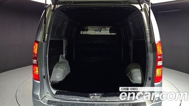 Hyundai Grand Starex 3-Seater VAN CVX Luxury 2015 — фото 20