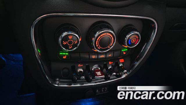 MINI Cooper Clubman Standard 2nd 2018 — фото 16