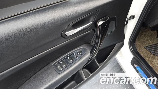 BMW 1 Series (F20) 118d Sport 5Door 2016 — фото 17