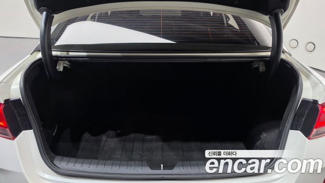 Kia K5 Hybrid (II) Noblesse 2016 — фото 16