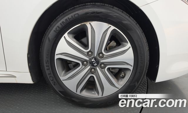 Kia K5 Hybrid (II) Noblesse 2016 — фото 21