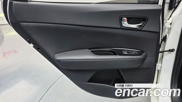 Kia K5 Hybrid (II) Noblesse 2016 — фото 25