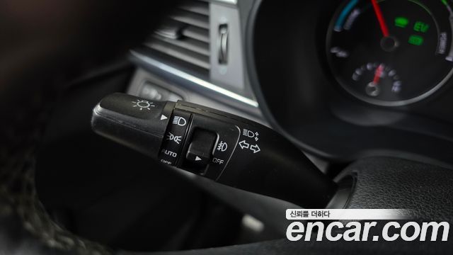 Kia K5 Hybrid (II) Noblesse 2016 — фото 27