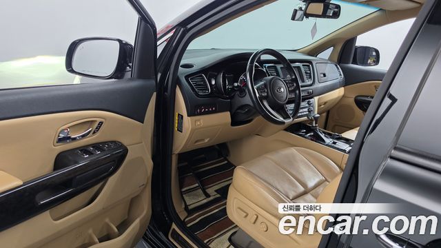 Kia Carnival Gasoline 9-Seater Hi-Limousine Noblesse Special 2019 — фото 10