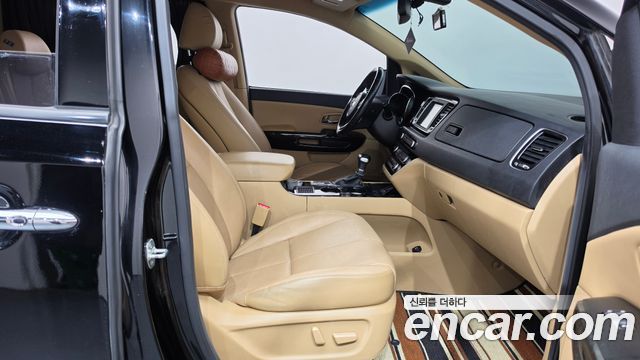 Kia Carnival Gasoline 9-Seater Hi-Limousine Noblesse Special 2019 — фото 11