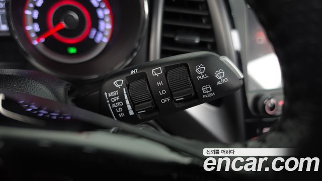KG Mobility (SsangYong) Tivoli Armor Diesel LX 2WD 2017 — фото 17