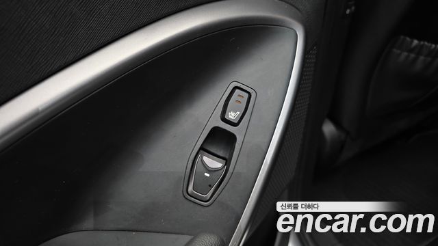 Hyundai Santa Fe (DM) Diesel(e-VGT) 2.0 2WD Premium 2013 — фото 14