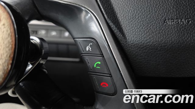 Hyundai Santa Fe (DM) Diesel(e-VGT) 2.0 2WD Premium 2013 — фото 16