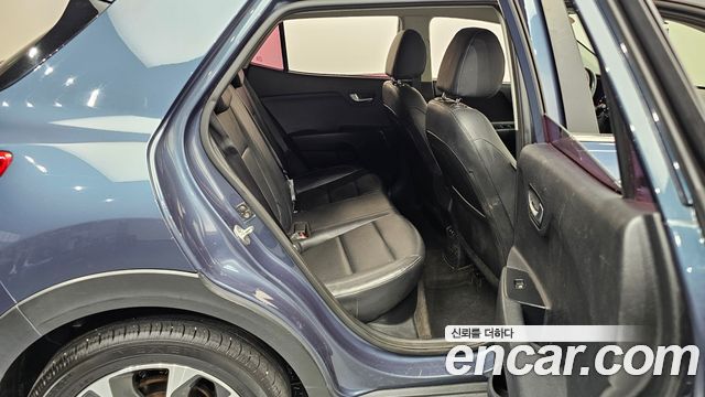 Kia Stonic Diesel 1.6 Prestige 2018 — фото 11