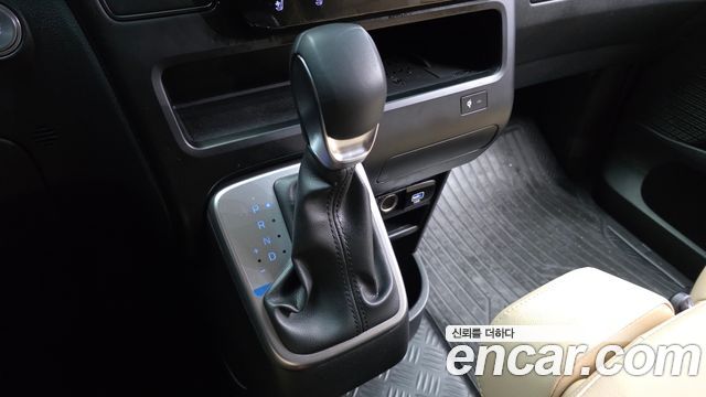 Hyundai Staria HEV 1.6 Cargo 3-Seater Modern 2025 — фото 9
