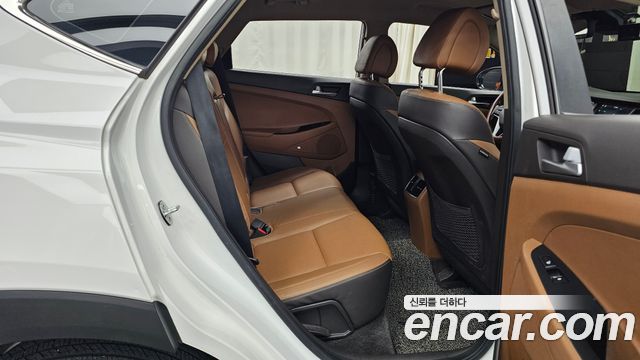 Hyundai Tucson Diesel 2.0 2WD Premium 2017 — фото 12