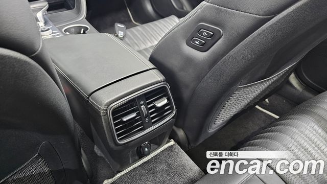 Genesis G70 2.0T AWD Sport Package 2019 — фото 31