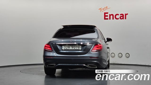 Mercedes-Benz E-Class (W213) E300 4MATIC AMG Line 2017 — фото 4