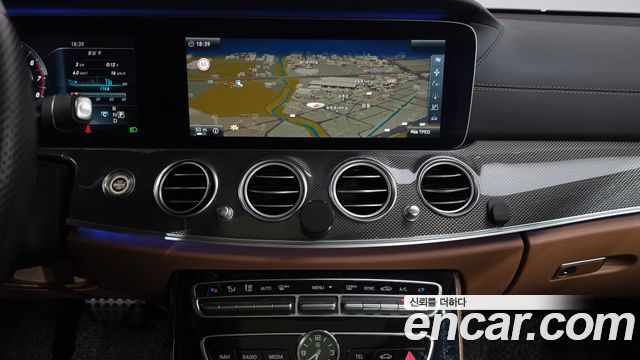 Mercedes-Benz E-Class (W213) E300 4MATIC AMG Line 2017 — фото 14