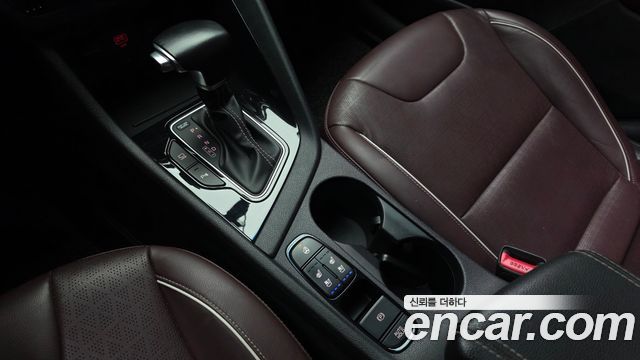 Kia Niro 1.6 HEV Noblesse Special 2020 — фото 9